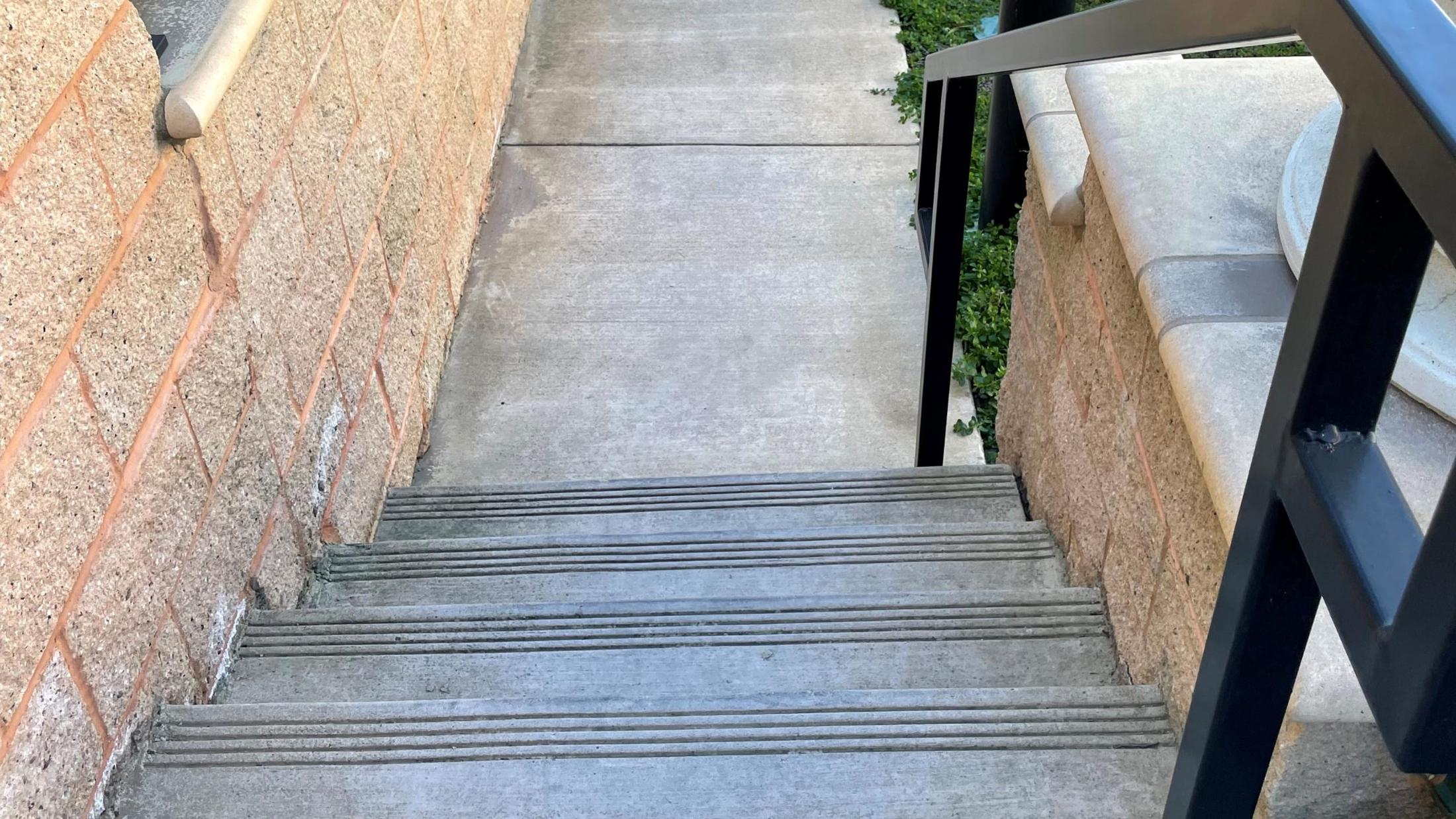 outdoor stairway at an apartment complex