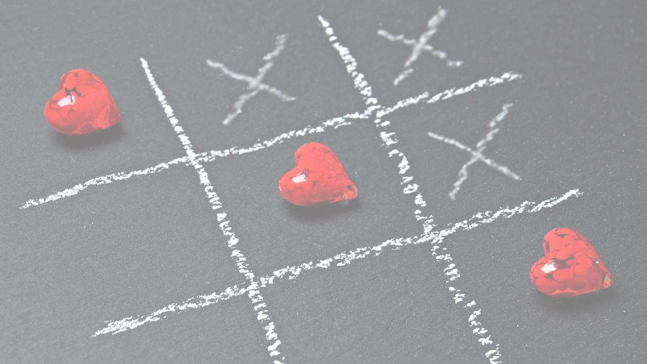 Tic tac toe with hearts